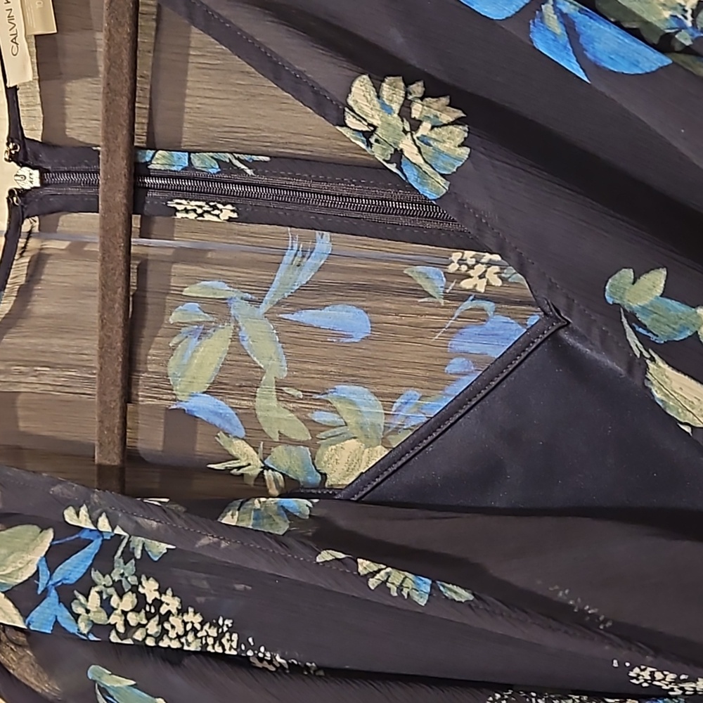 Calvin Klein floral dress - Picture 2 of 4